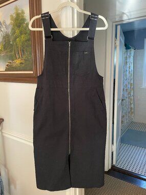 Lee Black Zip‑Front Overall Dress – Adjustable Straps – Size M